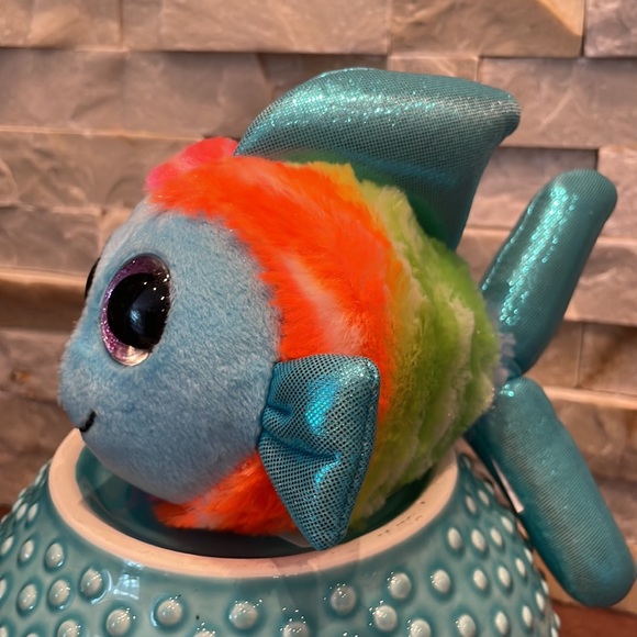 Sparkle Eyes plush fish - Picture 5 of 6